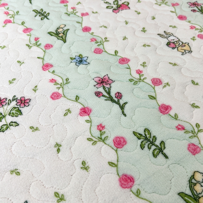 91家纺网 家纺一手货源 找家纺 有品 2025年牛奶绒花边5D跑量款夹棉床盖 花西子