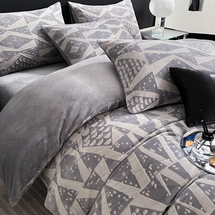 91家纺网 家纺一手货源 找家纺 HL原创 2024新款轻奢风雕花牛奶绒四件套 都市