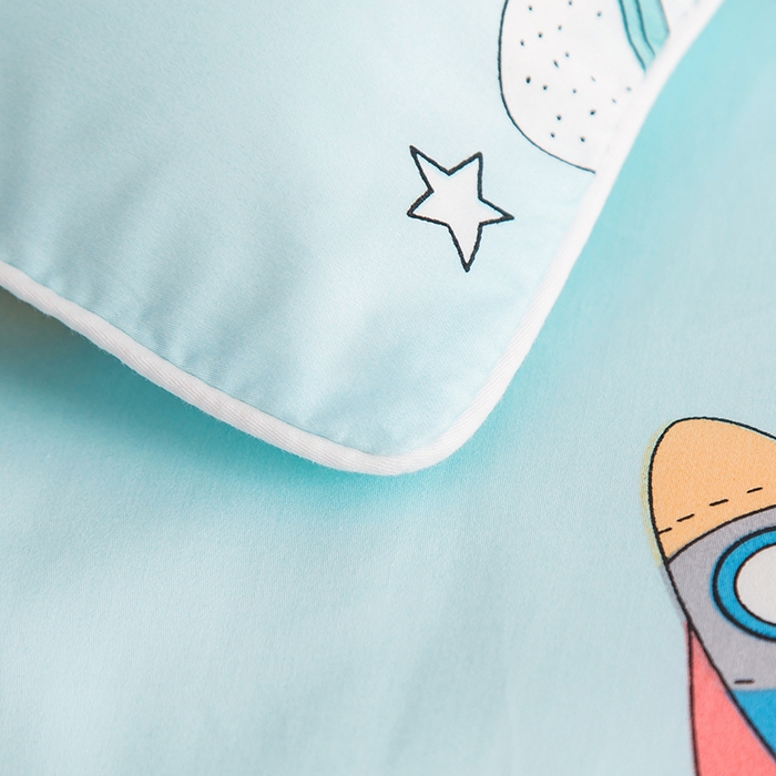 91家纺网 家纺一手货源 找家纺 2024新款A类60支印花儿童枕头套 火箭