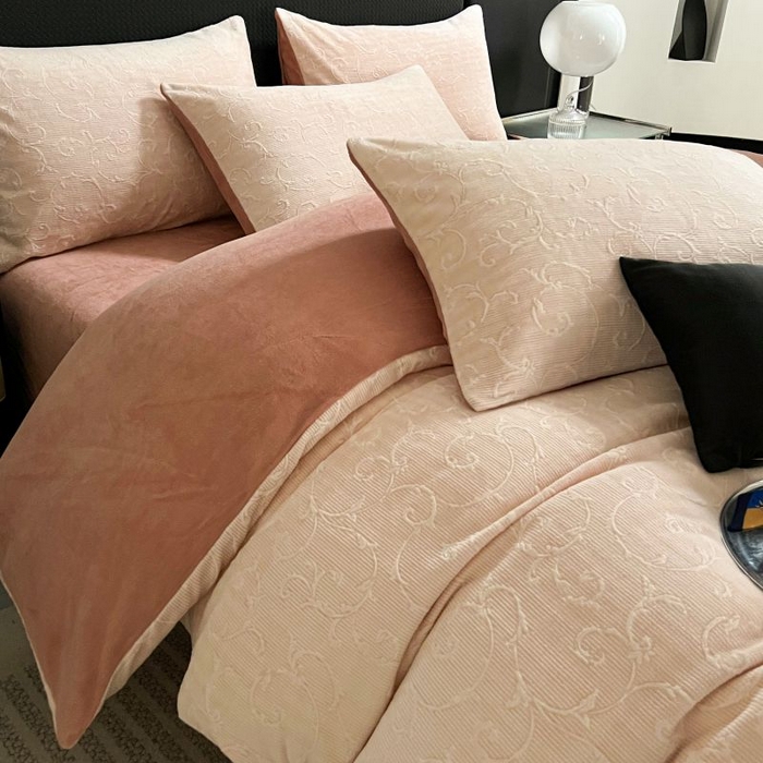 91家纺网 家纺一手货源 找家纺 HL原创 2024新款轻奢风雕花牛奶绒四件套 简欧-橘