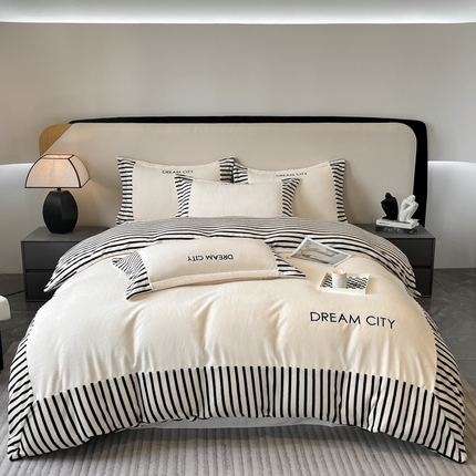 91家纺网 家纺一手货源 找家纺 子曰 2025新款牛奶绒精美拼色刺绣四件套-格林 格林-优雅白