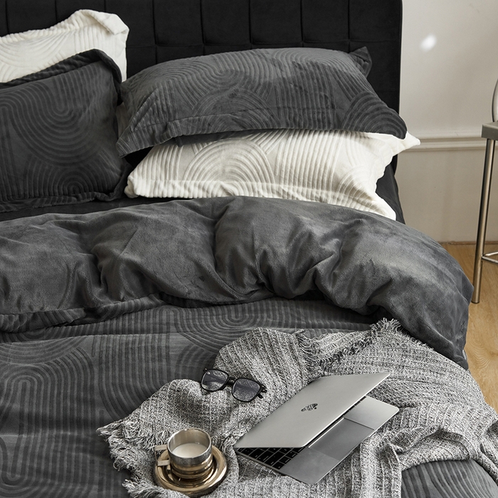 91家纺网 家纺一手货源 找家纺 千朵森 2024新款加厚提花牛奶绒四件套-年纪 风格一 年纪-灰