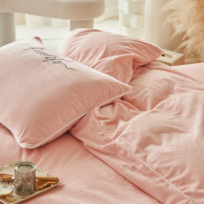 91家纺网 家纺一手货源 找家纺 千朵森 2024新款高端锦丝绒四件套-杰西卡 风格二 杰西卡-艾玉