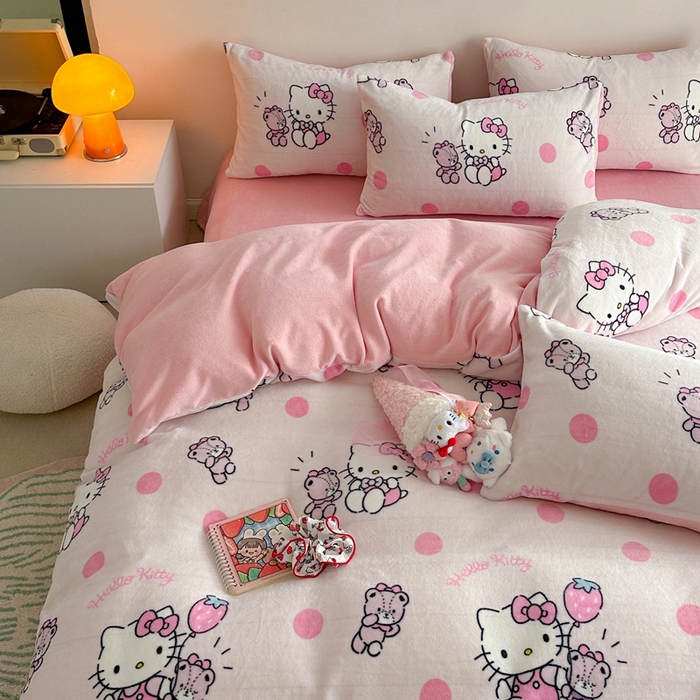 91家纺网 家纺一手货源 找家纺 2024新款三丽鸥高克重牛奶绒四件套 泡泡KT猫