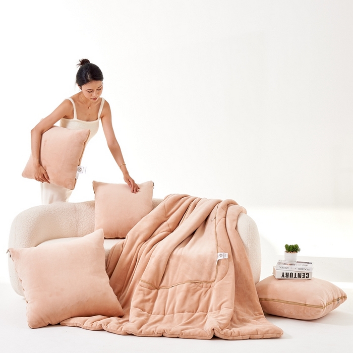 91家纺网 家纺一手货源 找家纺 照世家纺 2024新款牛奶绒纯色抱枕被（控价68/89/129/169/219） 驼色