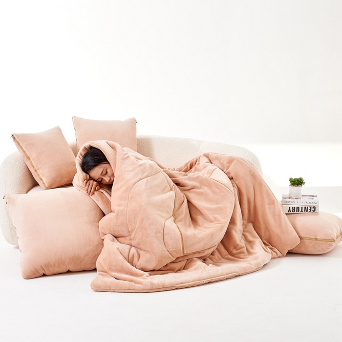 91家纺网 家纺一手货源 找家纺 照世家纺 2024新款牛奶绒纯色抱枕被（控价68/89/129/169/219） 驼色