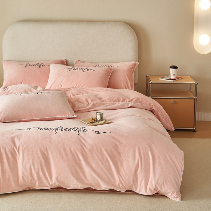 91家纺网 家纺一手货源 找家纺 千朵森 2024新款高端锦丝绒四件套-杰西卡 风格二 杰西卡-艾玉