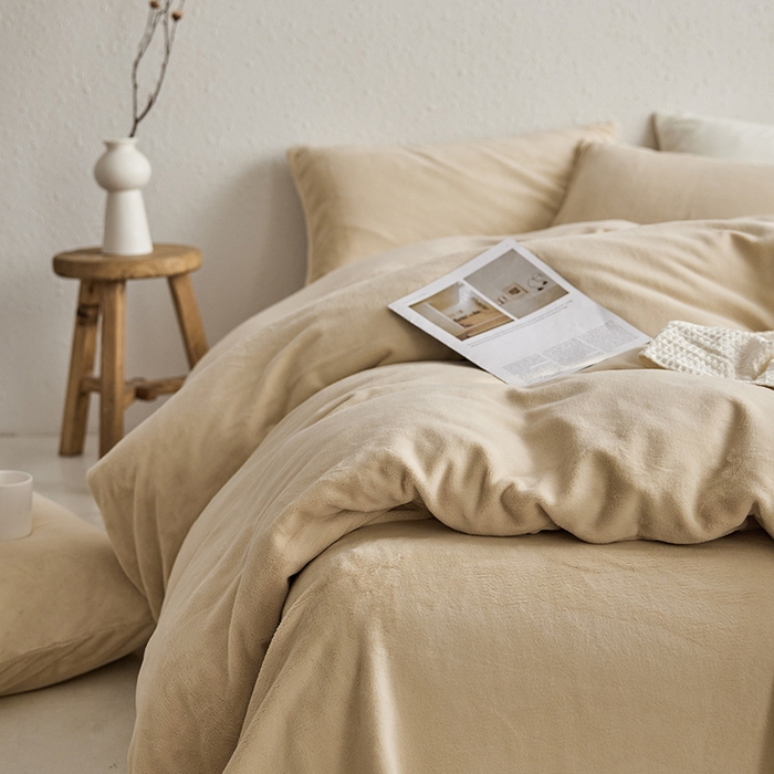 91家纺网 家纺一手货源 找家纺 千朵森 2024新款高克重纯色牛奶绒四件套 郁金香