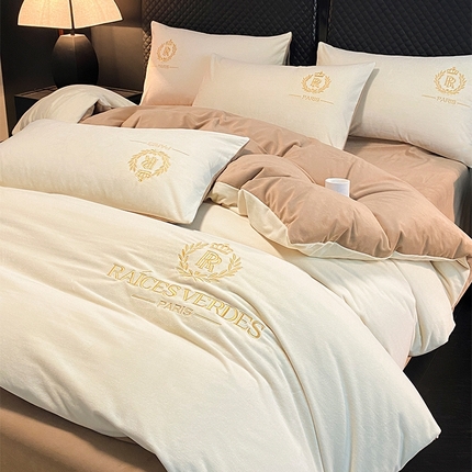 91家纺网 家纺一手货源 找家纺 如一 2024新款水晶绒双拼刺绣四件套-劳斯系列 劳斯-奶白咖