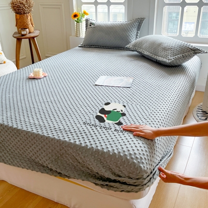 91家纺网 家纺一手货源 找家纺 （总）美宜家 2025新款加厚宝宝绒暖豆豆绒纯色烫画安抚床笠