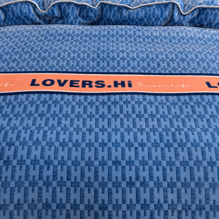 91家纺网 家纺一手货源 找家纺 静缘分 2025新款230克特厚8.5斤牛奶绒金貂绒床裙款保暖四件套-一帆风顺