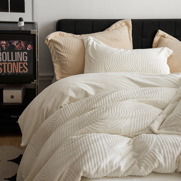 91家纺网 家纺一手货源 找家纺 （总）千朵森 2024新款加厚提花牛奶绒四件套-年纪 风格一