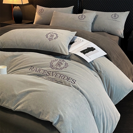 91家纺网 家纺一手货源 找家纺 如一 2024新款水晶绒双拼刺绣四件套-劳斯系列 劳斯-星辰银