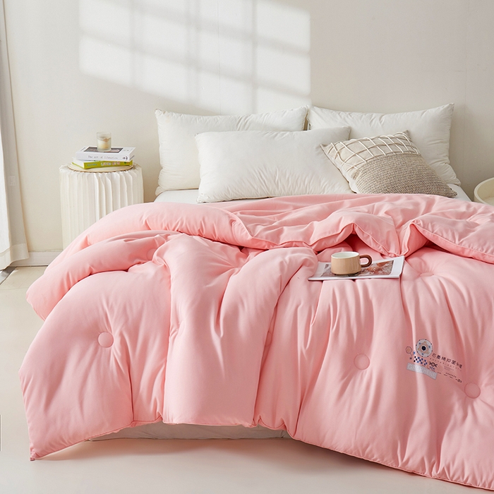 91家纺网 家纺一手货源 找家纺 梦恬佳 2024新款A类亲肤棉石墨烯远红外线自发热抗菌冬被被芯 粉色