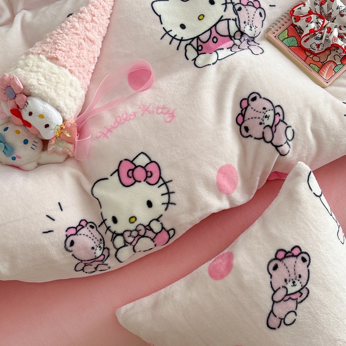 91家纺网 家纺一手货源 找家纺 2024新款三丽鸥高克重牛奶绒四件套 泡泡KT猫