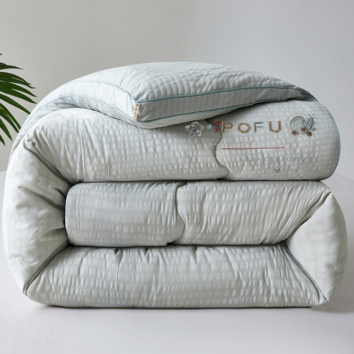 91家纺网 家纺一手货源 找家纺 爱宝被业 2025新款泡芙棉刺绣被被 泡芙棉-时尚灰