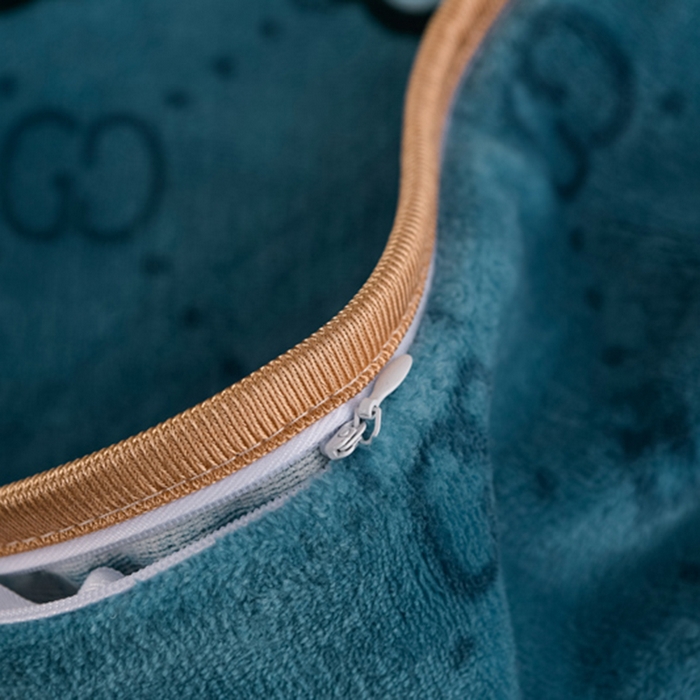 91家纺网 家纺一手货源 找家纺 静缘分 2024新款特厚8.5斤牛奶绒金貂绒床裙款保暖四件套-精雕细刻