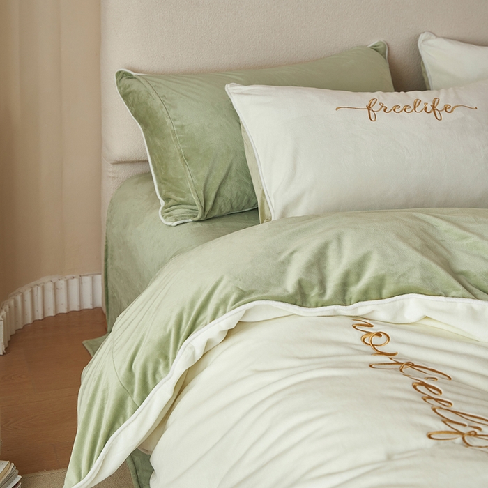 91家纺网 家纺一手货源 找家纺 千朵森 2024新款高端锦丝绒四件套-杰西卡 风格二 杰西卡-奶白配嫩绿