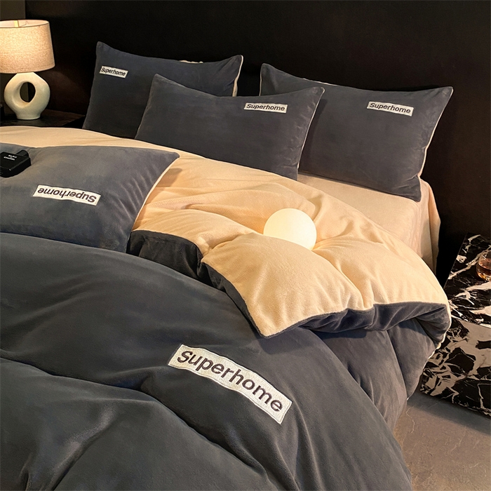 91家纺网 家纺一手货源 找家纺 笙意家纺 2025新款牛奶绒刺绣四件套-杰尼娅系列绒 杰尼亚-绅士灰+奶茶