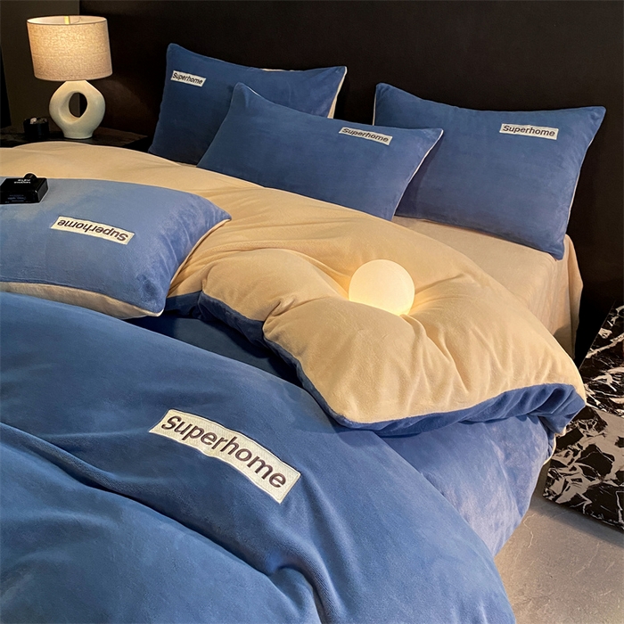 91家纺网 家纺一手货源 找家纺 笙意家纺 2025新款牛奶绒刺绣四件套-杰尼娅系列绒 杰尼亚-宾利蓝+奶茶