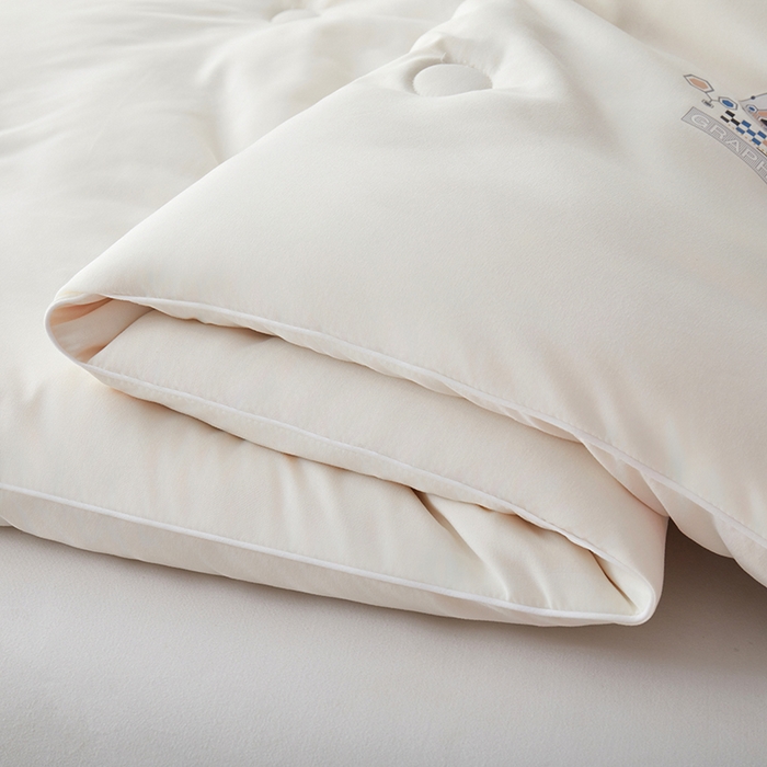 91家纺网 家纺一手货源 找家纺 （总）梦恬佳 2024新款A类亲肤棉石墨烯远红外线自发热抗菌冬被被芯