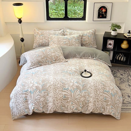 91家纺网 家纺一手货源 找家纺 新印象 2025新款高克重牛奶绒烂花四件套雕花绒四件套玉罄 -灰