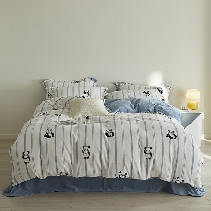 91家纺网 家纺一手货源 找家纺 千朵森 2024新款网红印花熊猫牛奶绒四件套 风格一 梵伊