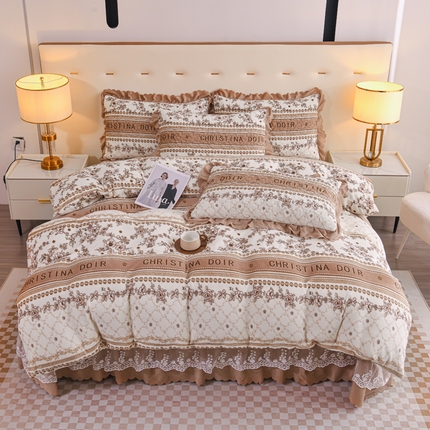 91家纺网 家纺一手货源 找家纺 （总）雅眠居 2025新款直播爆款牛奶绒印花床盖四件套双层蕾丝花边床裙单件三件套