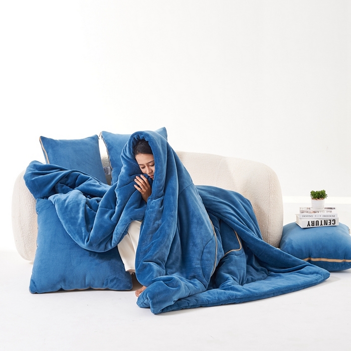 91家纺网 家纺一手货源 找家纺 照世家纺 2024新款牛奶绒纯色抱枕被（控价68/89/129/169/219） 宝石蓝