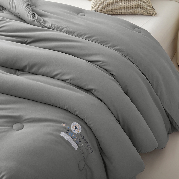 91家纺网 家纺一手货源 找家纺 梦恬佳 2024新款A类亲肤棉石墨烯远红外线自发热抗菌冬被被芯 灰色