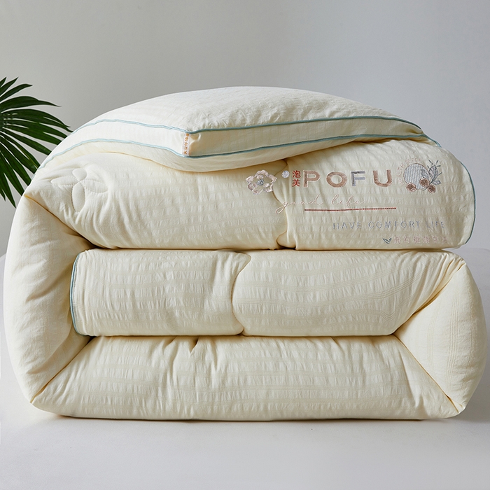 91家纺网 家纺一手货源 找家纺 爱宝被业 2025新款泡芙棉刺绣被被 泡芙棉-奶油白