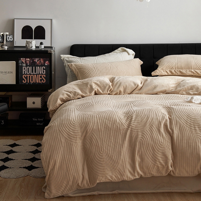 91家纺网 家纺一手货源 找家纺 千朵森 2024新款加厚提花牛奶绒四件套-年纪 风格一 年纪-杏