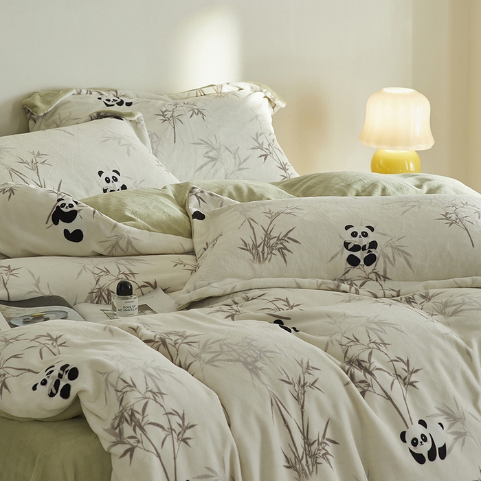 91家纺网 家纺一手货源 找家纺 千朵森 2024新款网红印花熊猫牛奶绒四件套 风格一 子初