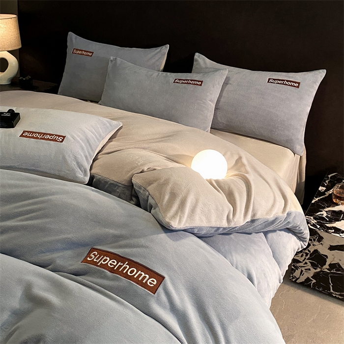 91家纺网 家纺一手货源 找家纺 笙意家纺 2025新款牛奶绒刺绣四件套-杰尼娅系列绒 杰尼亚-海清+山灰