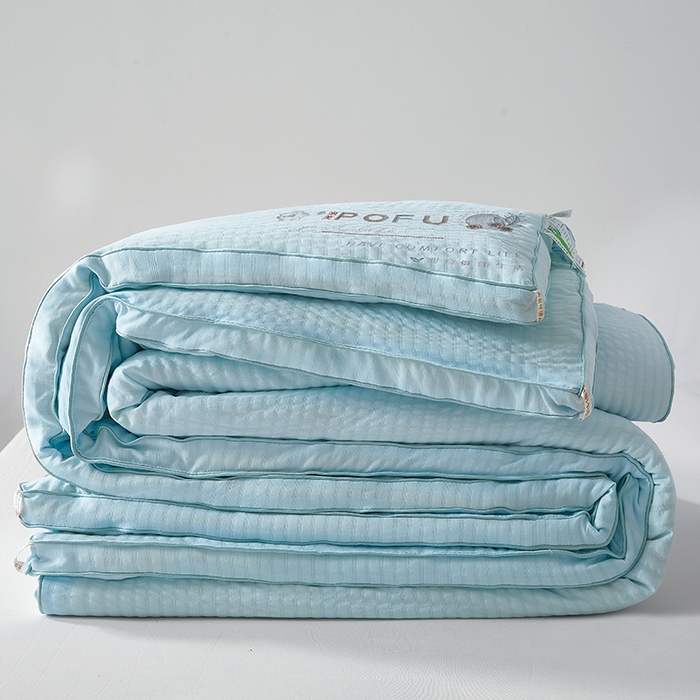 91家纺网 家纺一手货源 找家纺 爱宝被业 2025新款泡芙棉刺绣被被 泡芙棉-天空蓝