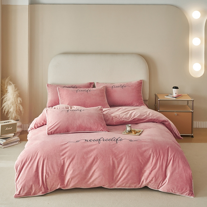 91家纺网 家纺一手货源 找家纺 千朵森 2024新款高端锦丝绒四件套-杰西卡 风格二 杰西卡-豆沙