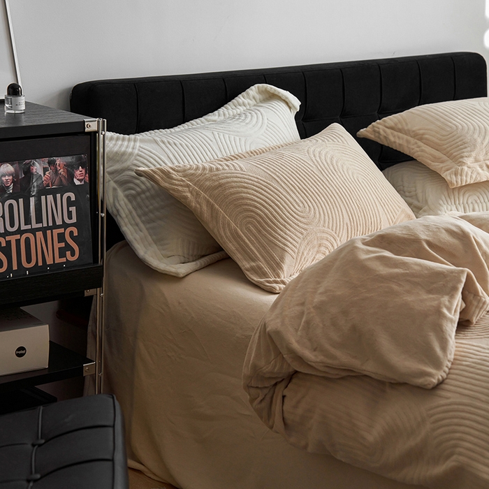 91家纺网 家纺一手货源 找家纺 千朵森 2024新款加厚提花牛奶绒四件套-年纪 风格一 年纪-杏