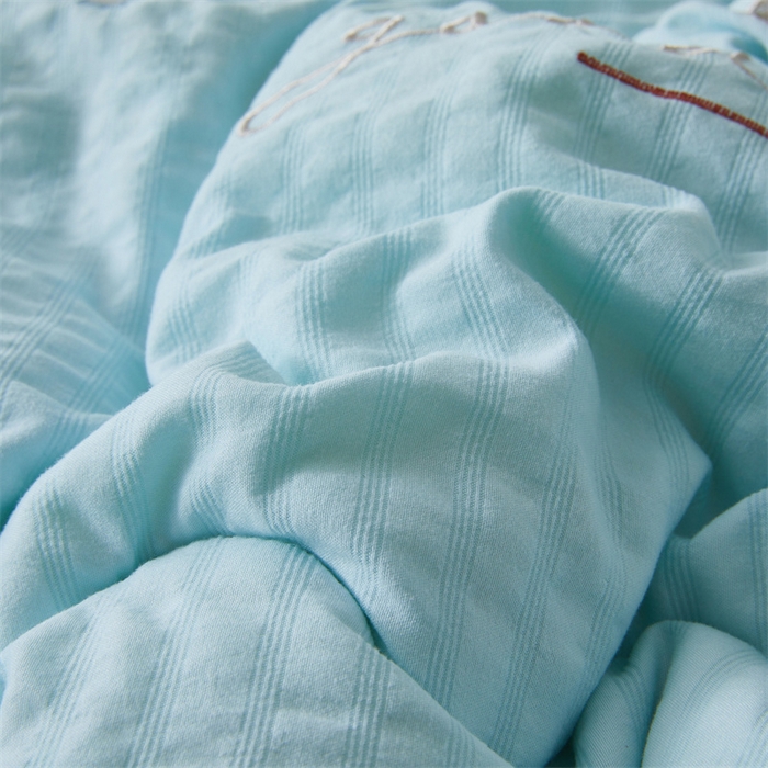 91家纺网 家纺一手货源 找家纺 爱宝被业 2025新款泡芙棉刺绣被被 泡芙棉-天空蓝