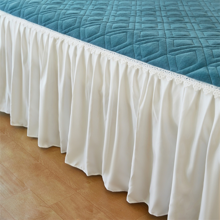 91家纺网 家纺一手货源 找家纺 缦彩 2024新款高克重牛奶绒夹棉床笠式床裙三件套 艾格雾蓝