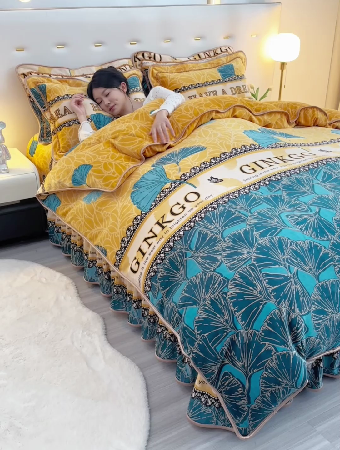 91家纺网 家纺一手货源 找家纺 静缘分 2025新款230克特厚8.5斤牛奶绒金貂绒床裙款保暖四件套-银杏满地