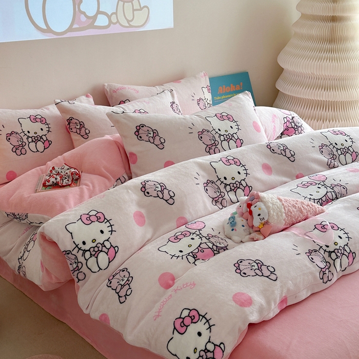 91家纺网 家纺一手货源 找家纺 2024新款三丽鸥高克重牛奶绒四件套 泡泡KT猫