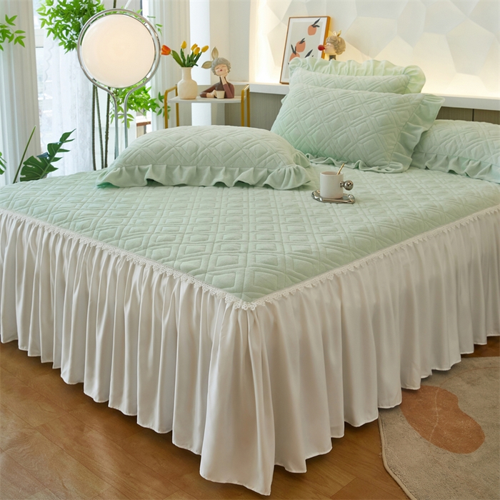 91家纺网 家纺一手货源 找家纺 缦彩 2024新款高克重牛奶绒夹棉床笠式床裙三件套 艾格清新绿