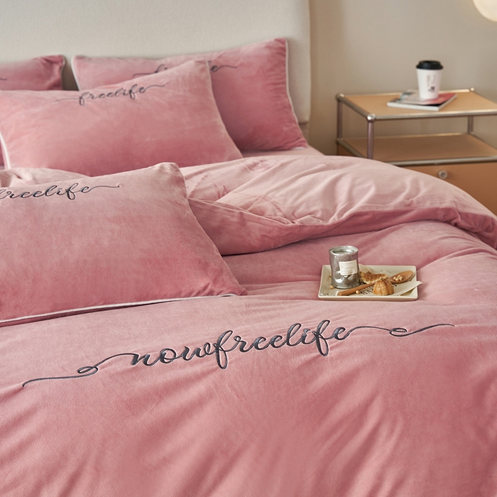 91家纺网 家纺一手货源 找家纺 千朵森 2024新款高端锦丝绒四件套-杰西卡 风格二 杰西卡-豆沙