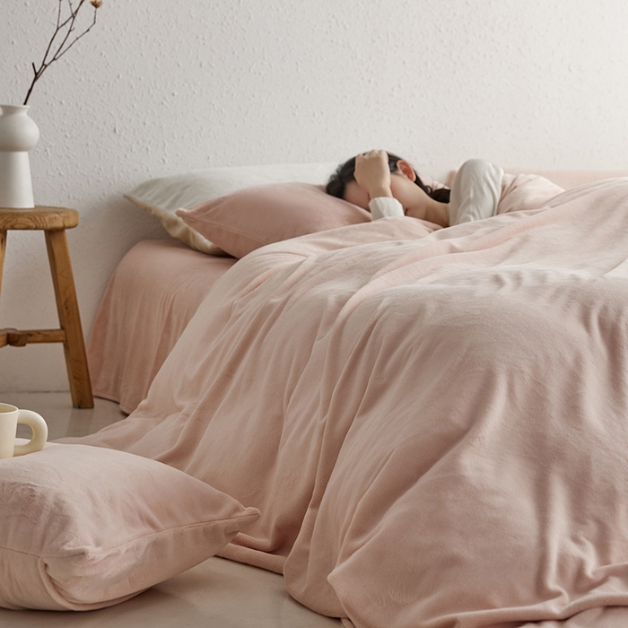 91家纺网 家纺一手货源 找家纺 千朵森 2024新款高克重纯色牛奶绒四件套 藕荷粉