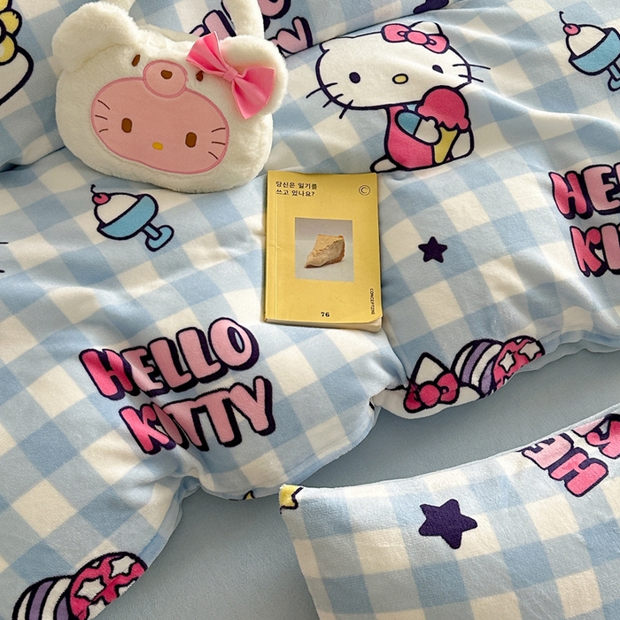 91家纺网 家纺一手货源 找家纺 2024新款三丽鸥高克重牛奶绒四件套 幸运星KT猫