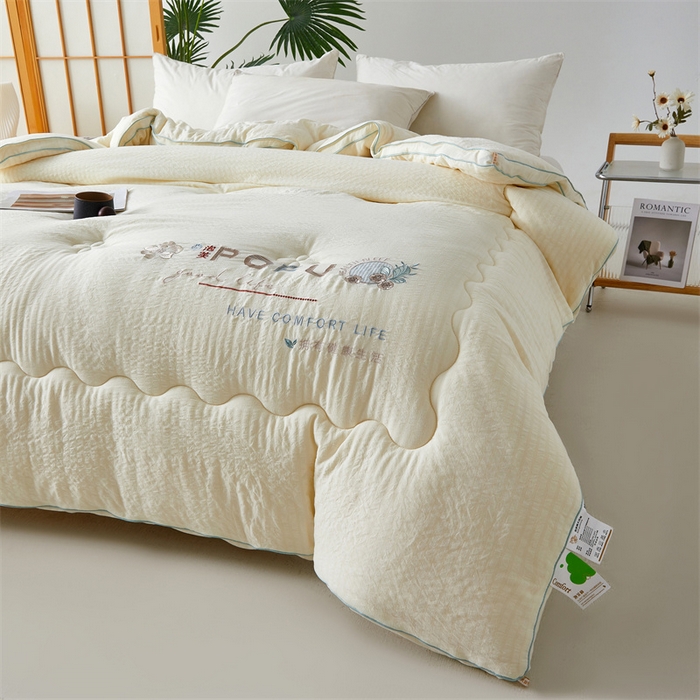 91家纺网 家纺一手货源 找家纺 爱宝被业 2025新款泡芙棉刺绣被被 泡芙棉-奶油白