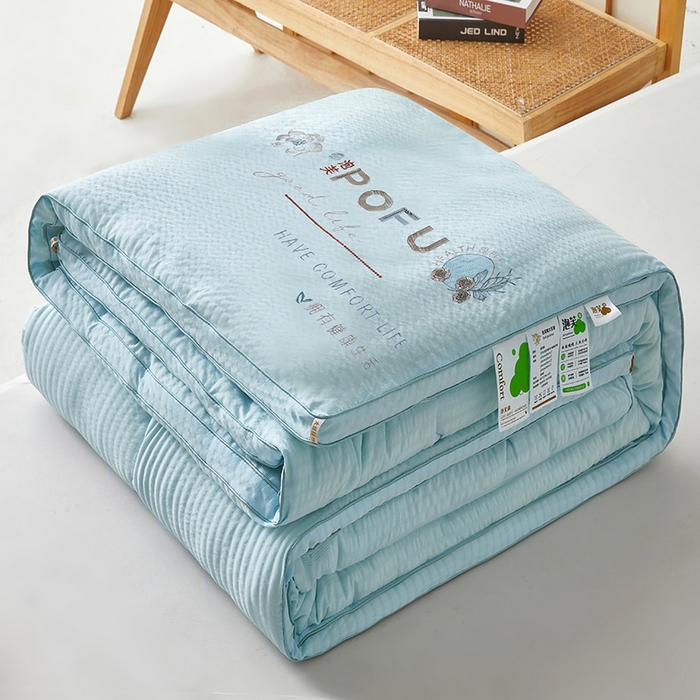 91家纺网 家纺一手货源 找家纺 爱宝被业 2025新款泡芙棉刺绣被被 泡芙棉-天空蓝