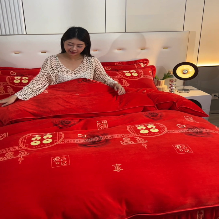 91家纺网 家纺一手货源 找家纺 静缘分 2025新款230克特厚8.5斤牛奶绒金貂绒床裙款保暖四件套-天赐良缘