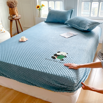 91家纺网 家纺一手货源 找家纺 （总）美宜家 2025新款加厚宝宝绒暖豆豆绒纯色烫画安抚床笠