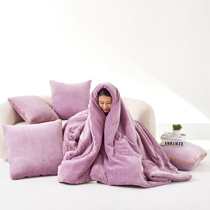 91家纺网 家纺一手货源 找家纺 照世家纺 2024新款牛奶绒纯色抱枕被（控价68/89/129/169/219） 香芋紫